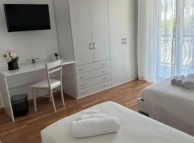 Nuova Alojamento de Acomodação e Pequeno-almoço Paola